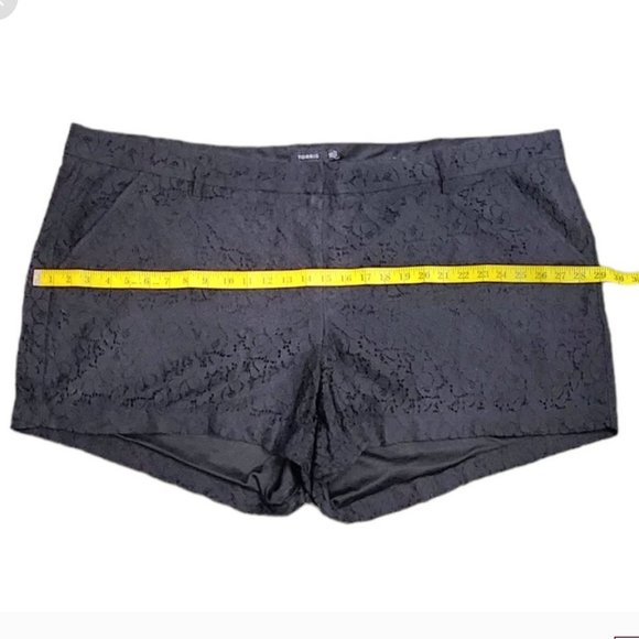Torrid Plus Size Black Lace Dressy Studio Mini Shorts Plus Size 26 - Picture 6 of 8